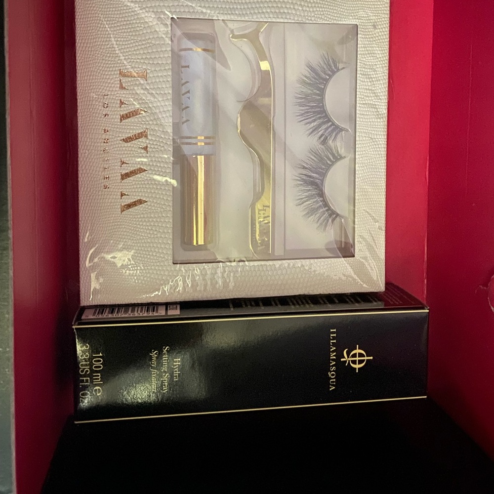 Makeup bundle - Picture 2 of 2